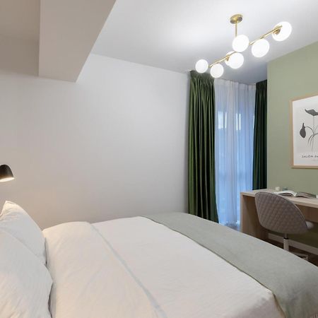 Dream Garden Apartment With Free Parking 锡纳亚 外观 照片